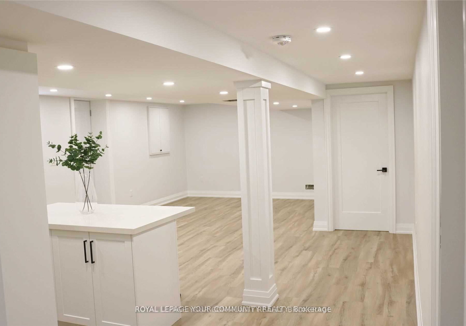 4-norgrove-crescent-etobicoke-ontario-w12599920