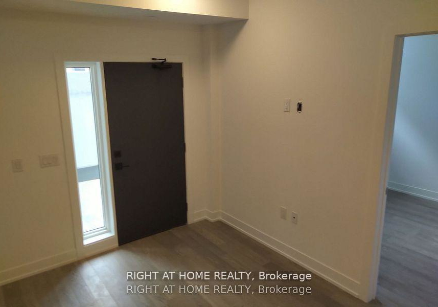 1075-douglas-mccurdy-comm-court-mississauga-ontario-w12600122