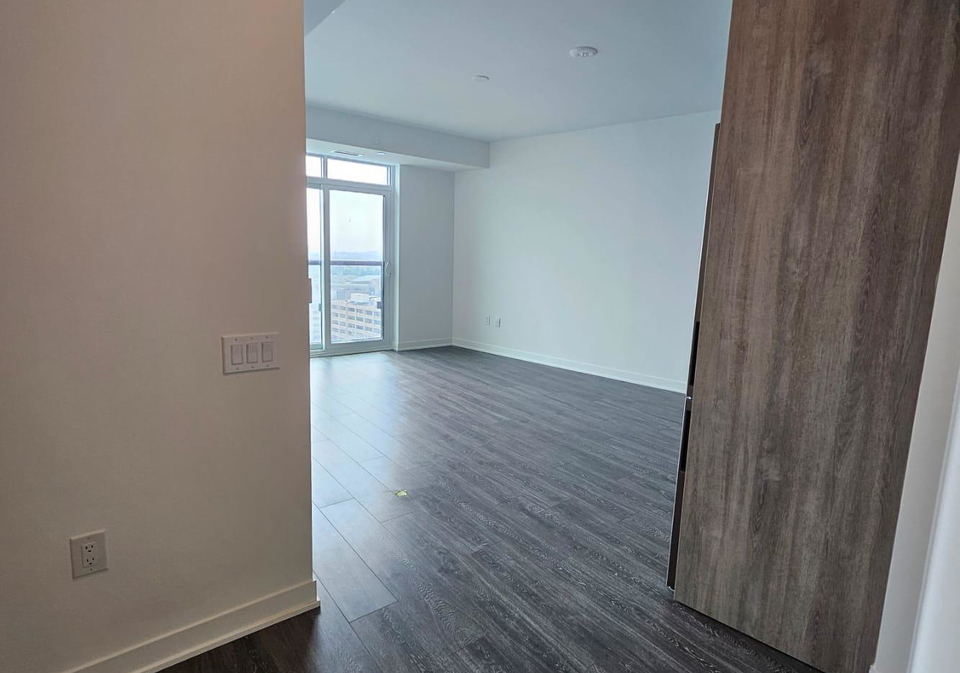 2495-eglinton-avenue-w-mississauga-ontario-w12600128