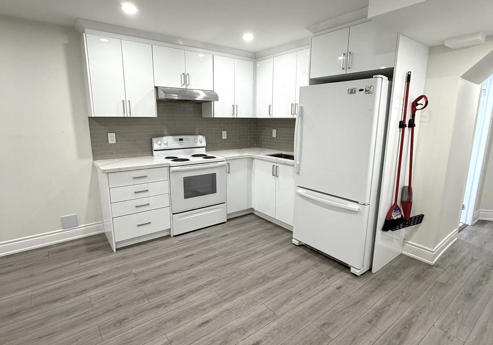 16-lady-evelyn-crescent-brampton-ontario-w12600584