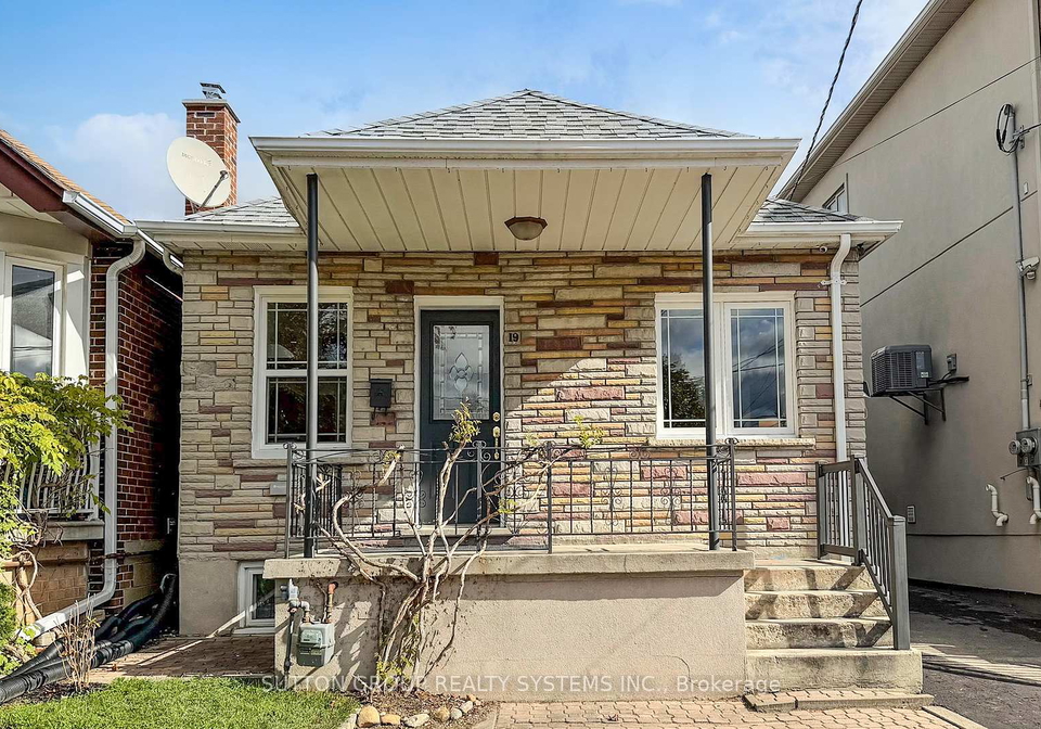 19-montcalm-avenue-north-york-ontario-w12600666