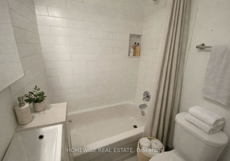 1-triller-avenue-toronto-ontario-w12600842