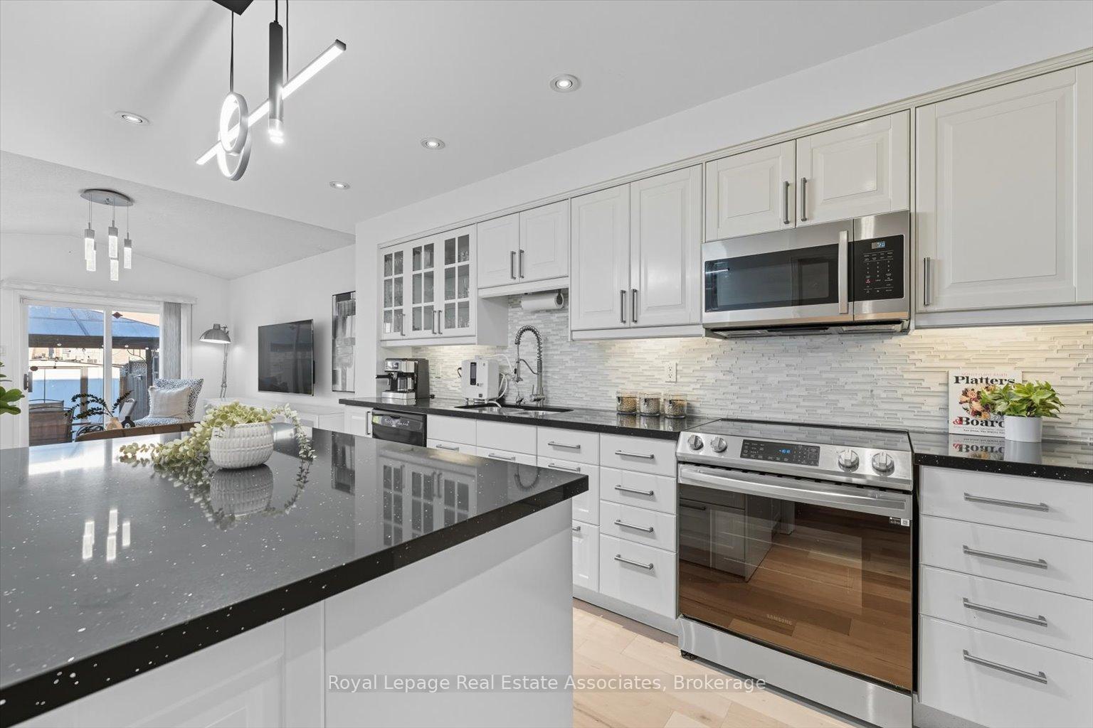443-stonetree-court-mississauga-ontario-w12601100