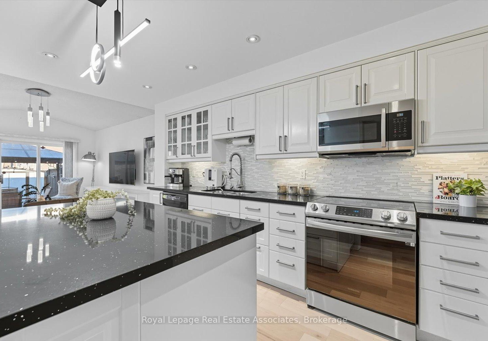 443-stonetree-court-mississauga-ontario-w12601100