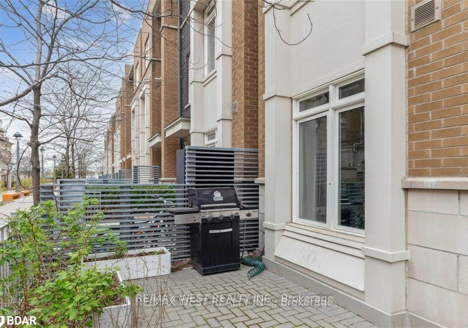 370-square-one-drive-w-mississauga-ontario-w12601822