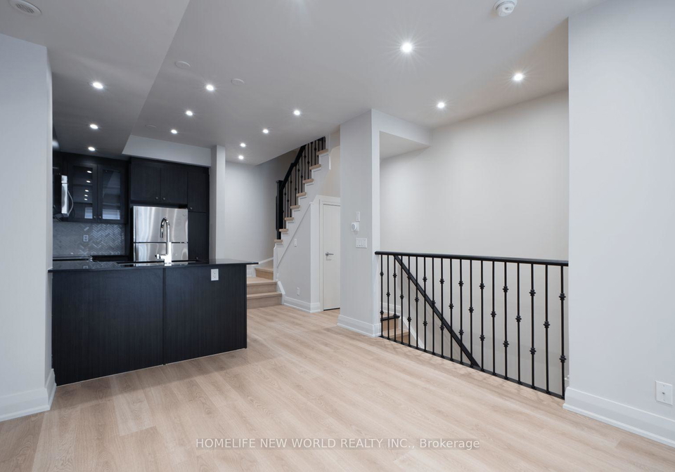 135-long-branch-avenue-etobicoke-ontario-w12602550