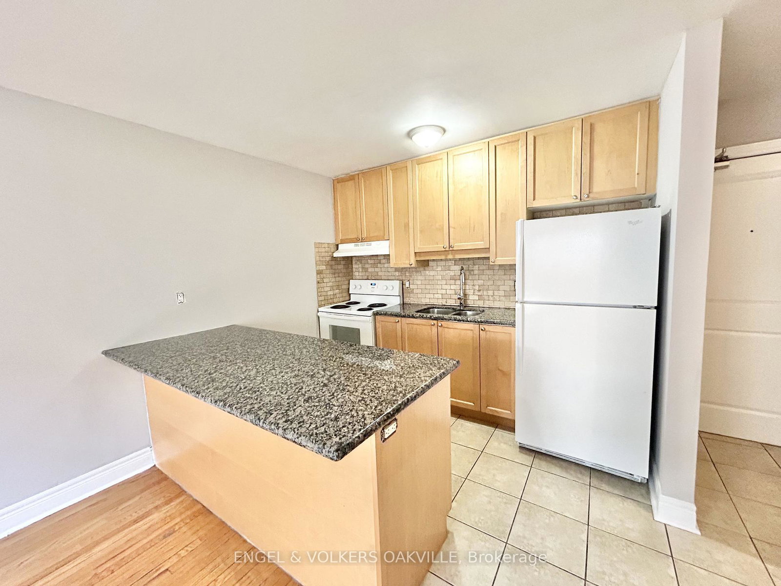 9-thirty-third-street-etobicoke-ontario-w12604016