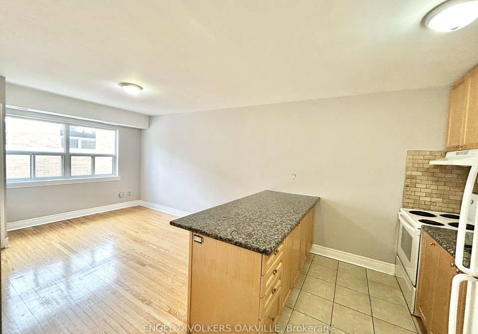 9-thirty-third-street-etobicoke-ontario-w12604016
