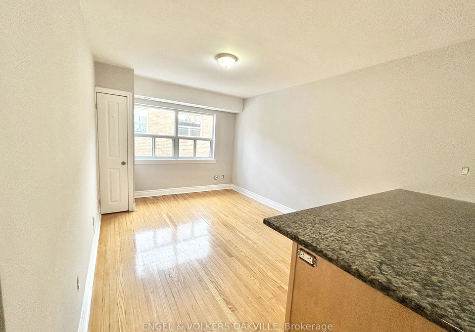 9-thirty-third-street-etobicoke-ontario-w12604016