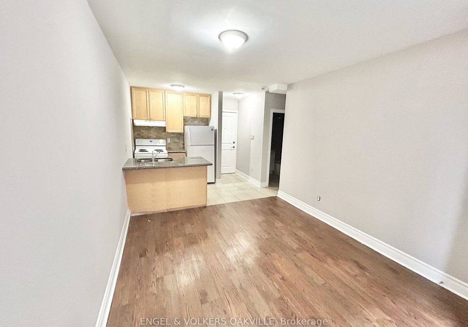 11-thirty-third-street-etobicoke-ontario-w12604022