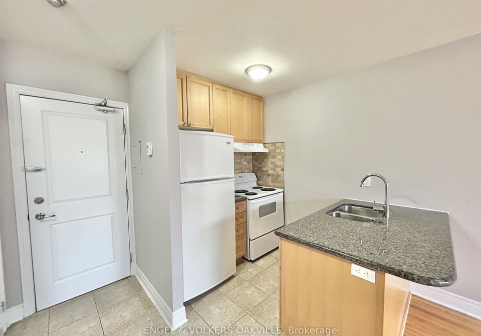 11-thirty-third-street-etobicoke-ontario-w12604024