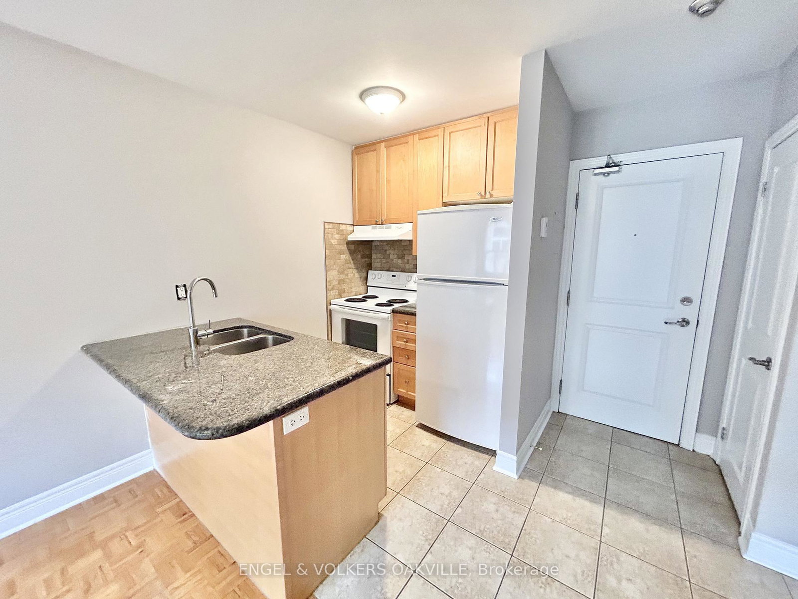 11-thirty-third-street-etobicoke-ontario-w12604028
