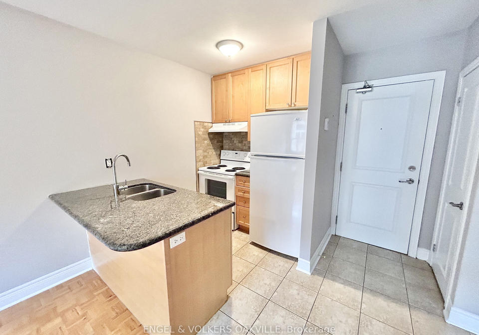 11-thirty-third-street-etobicoke-ontario-w12604028