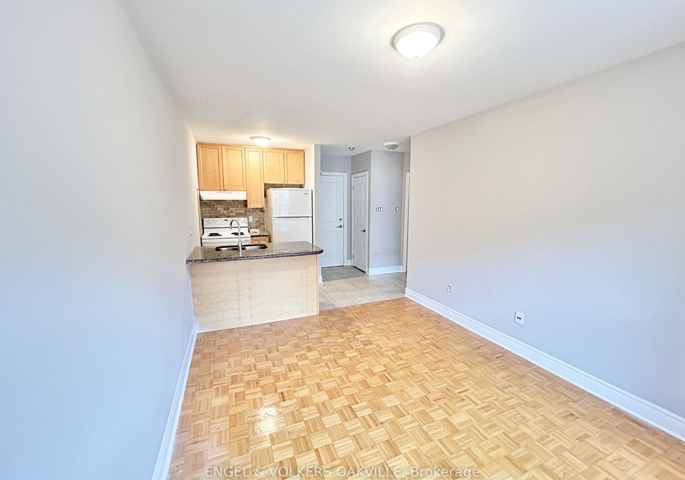 11-thirty-third-street-etobicoke-ontario-w12604028