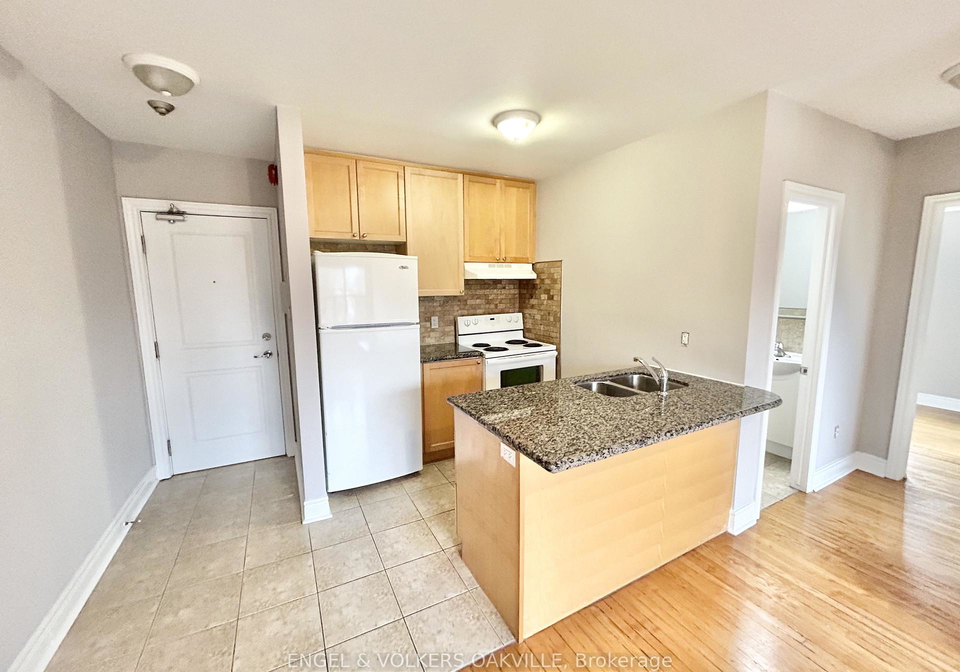15-thirty-third-street-etobicoke-ontario-w12604034