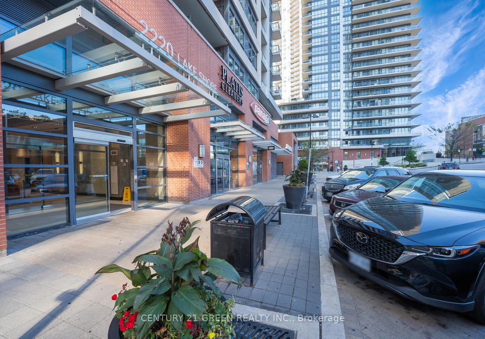 2220-lake-shore-boulevard-w-etobicoke-ontario-w12604074