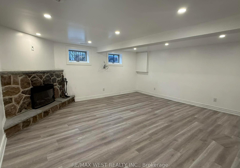 132-meadowbank-road-etobicoke-ontario-w12604096