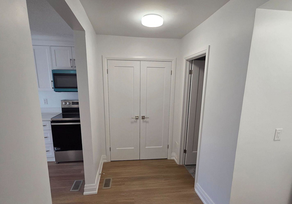 76-lakeshore-road-e-mississauga-ontario-w12604134
