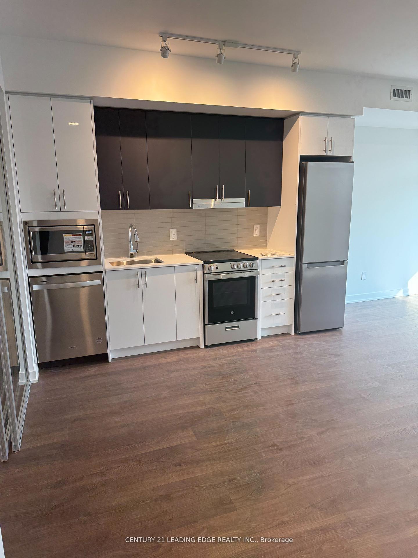 5081-hurontario-street-w-mississauga-ontario-w12604214