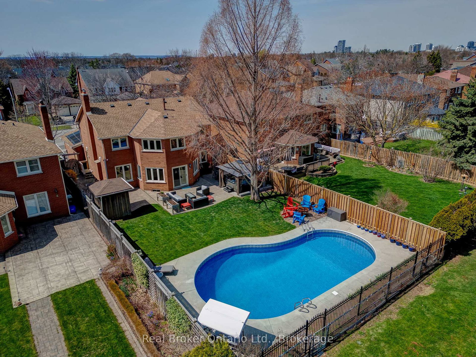 2015-grosvenor-street-oakville-ontario-w12604954