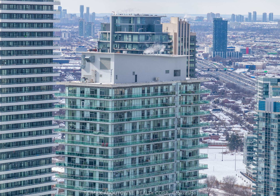 33-shore-breeze-drive-etobicoke-ontario-w12605458
