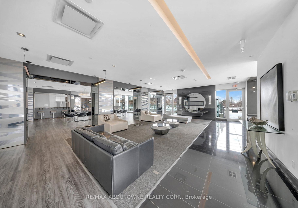 33-shore-breeze-drive-etobicoke-ontario-w12605458