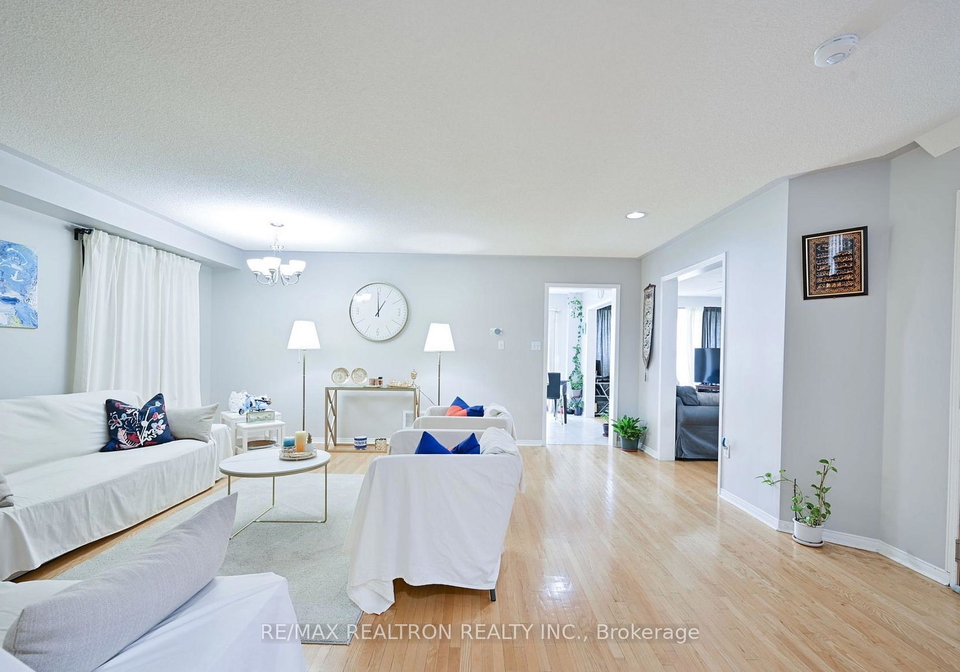 61-fallstar-crescent-brampton-ontario-w12606664