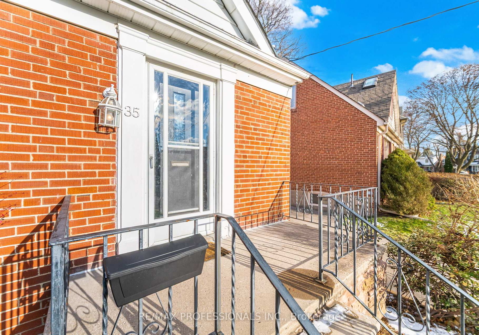 35-westleigh-crescent-etobicoke-ontario-w12607190