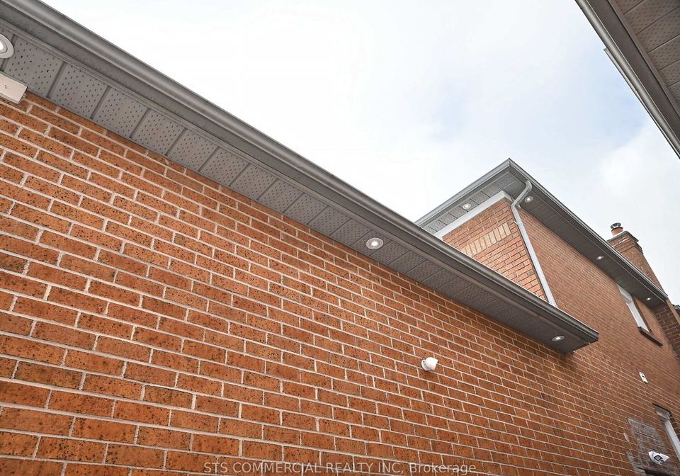 72-adirondack-crescent-w-brampton-ontario-w12607882