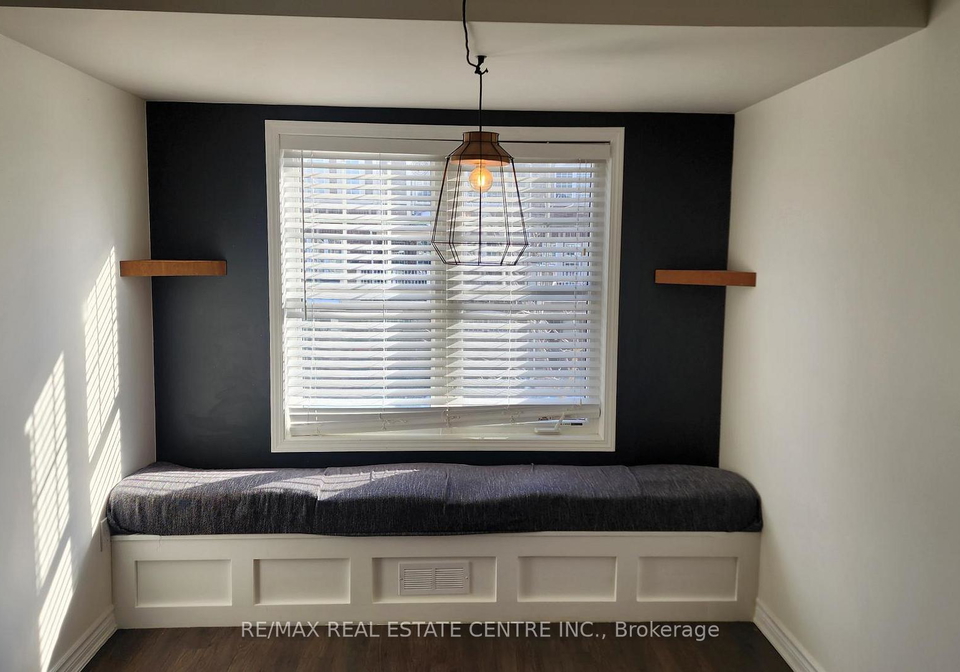 1537-husband-place-milton-ontario-w12608436