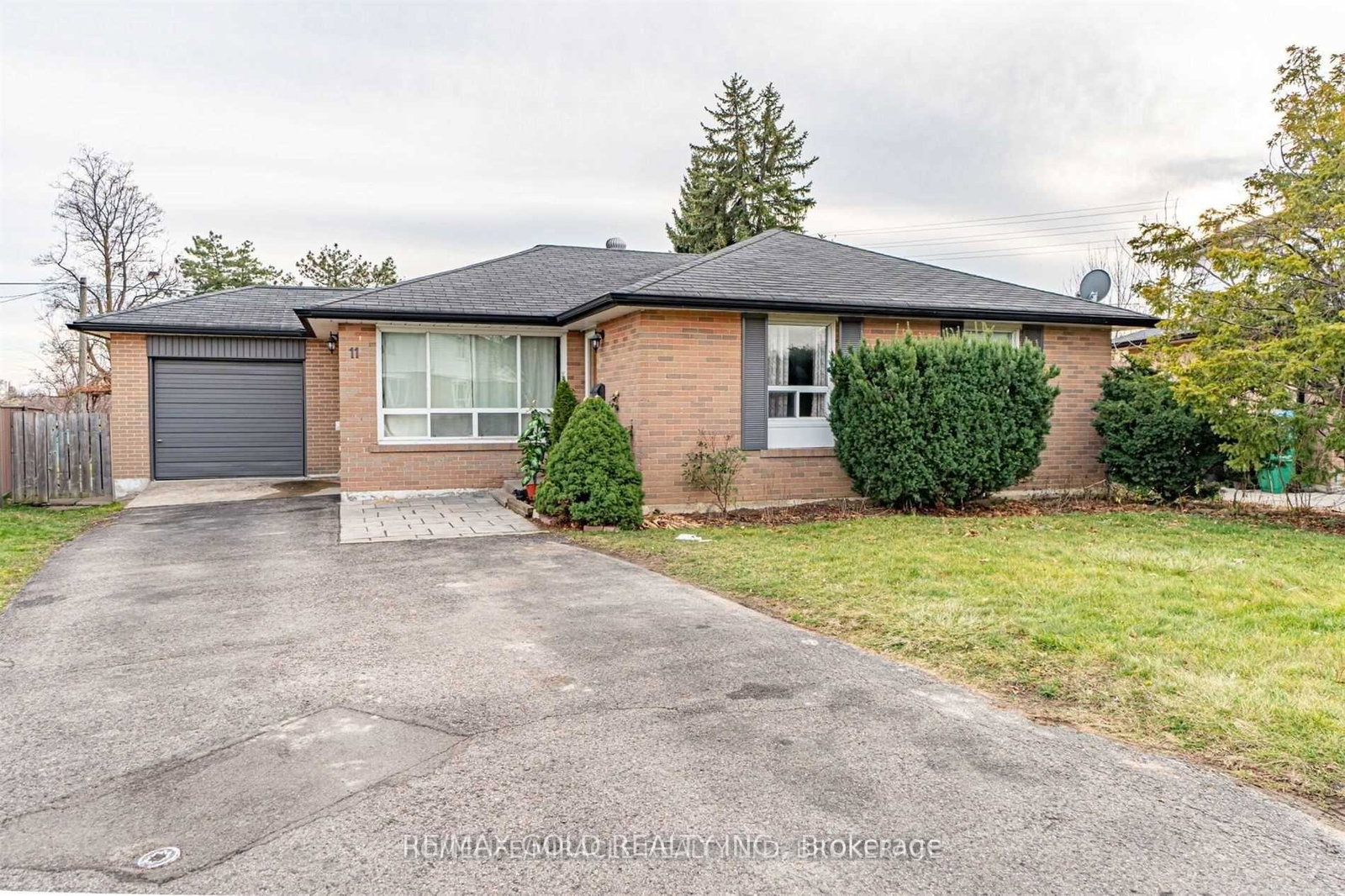 11-durham-crescent-brampton-ontario-w12610150