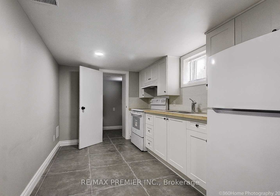 10-gilpin-avenue-toronto-ontario-w12610170