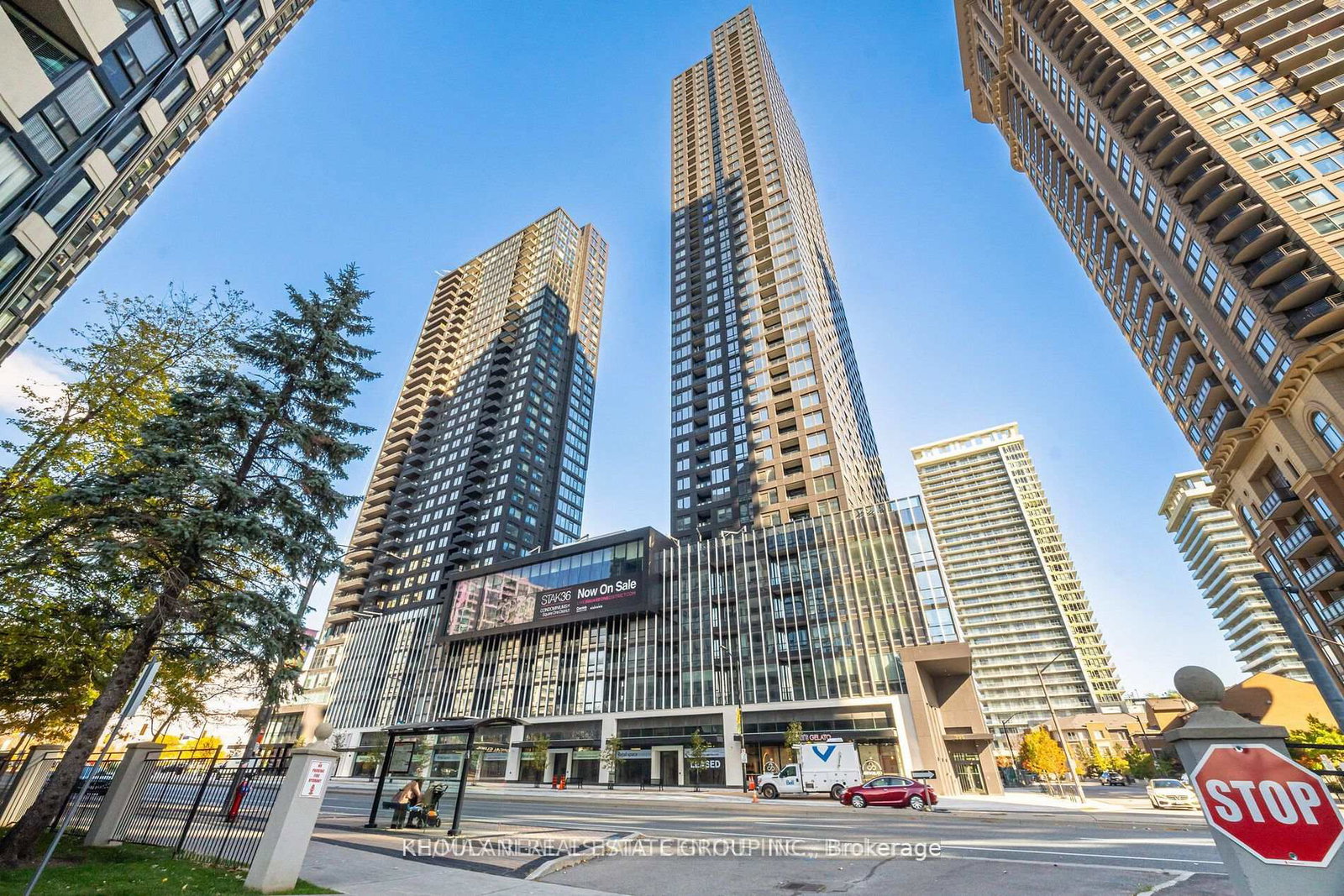 395-square-one-drive-mississauga-ontario-w12610290
