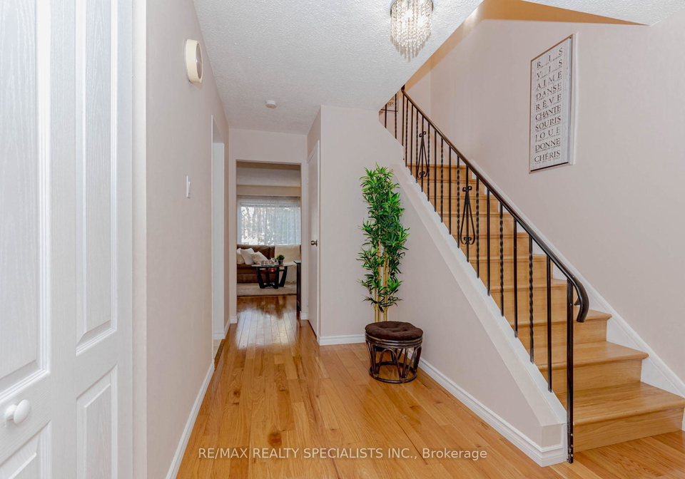 7227-joliette-crescent-mississauga-ontario-w12611128