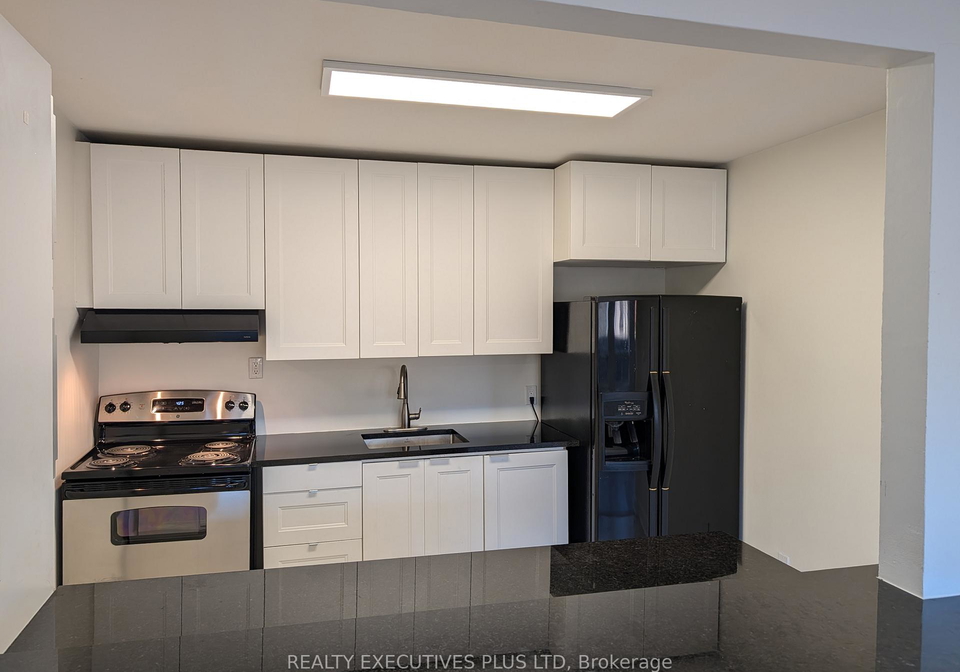 286-lakeshore-road-e-mississauga-ontario-w12611306