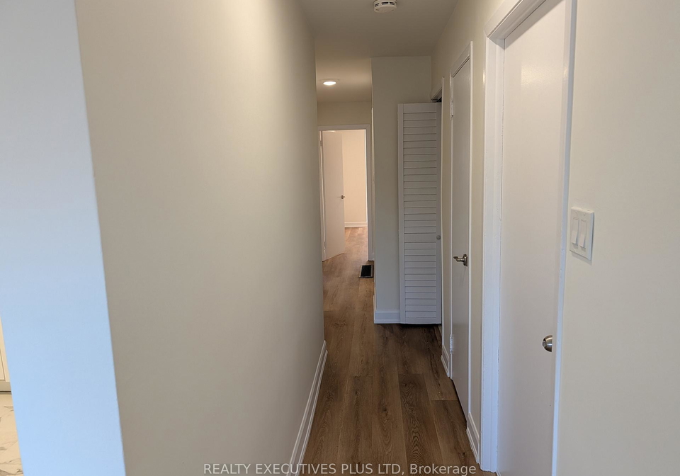 286-lakeshore-road-e-mississauga-ontario-w12611306