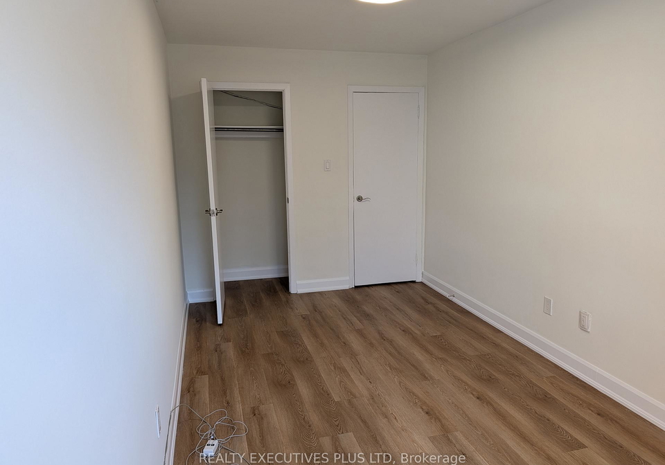 286-lakeshore-road-e-mississauga-ontario-w12611306