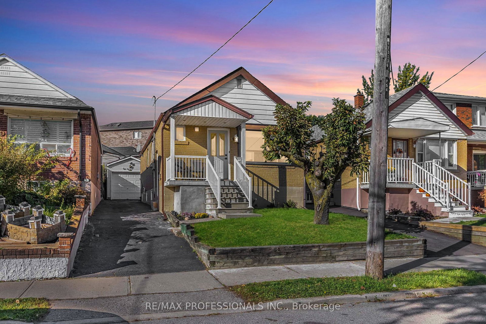 54-holmesdale-crescent-toronto-ontario-w12612170