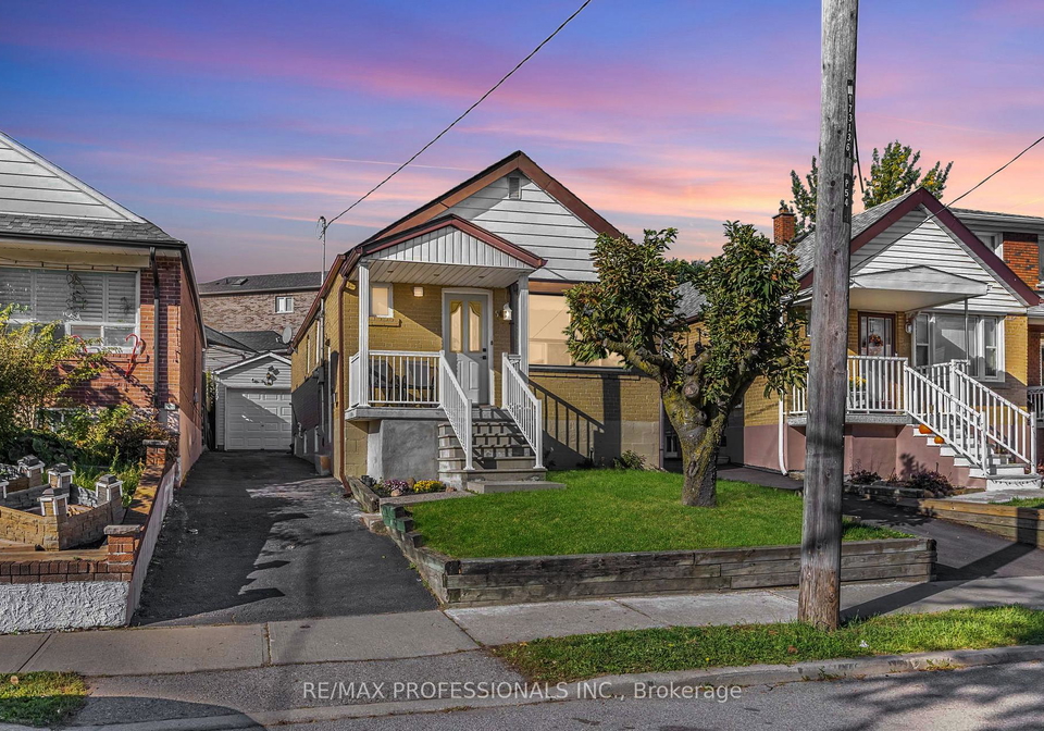 54-holmesdale-crescent-toronto-ontario-w12612170
