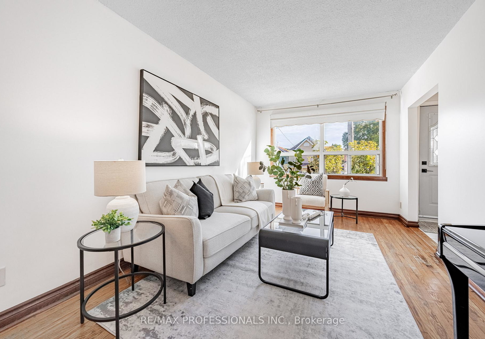 54-holmesdale-crescent-toronto-ontario-w12612170