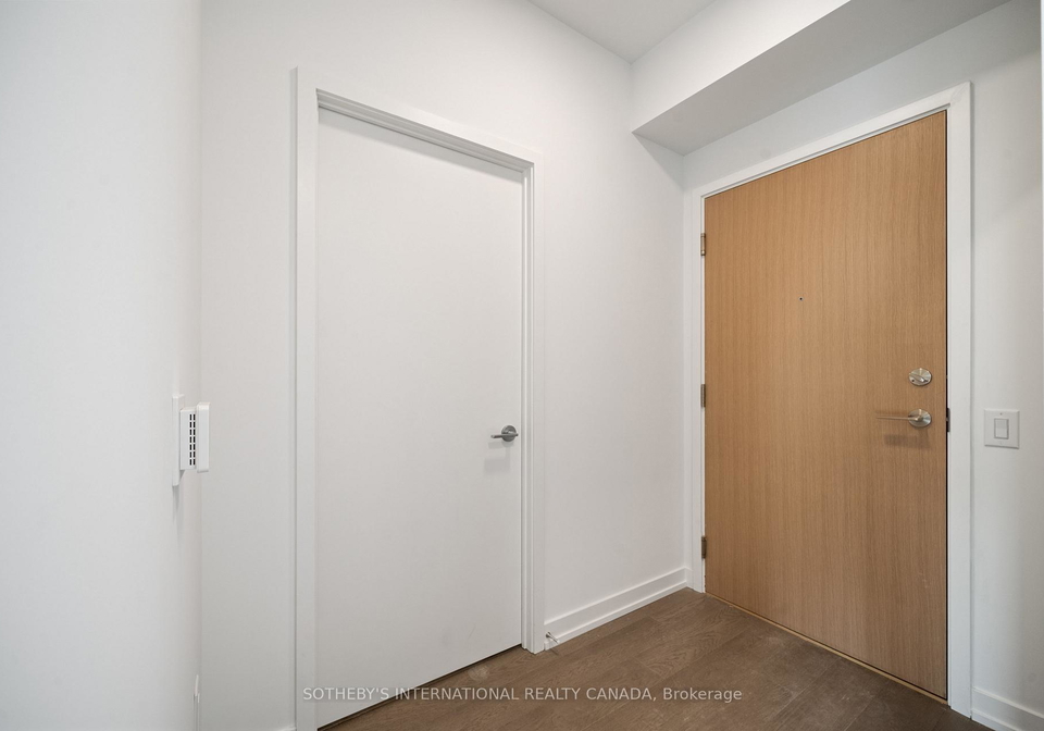 395-square-one-drive-mississauga-ontario-w12612844