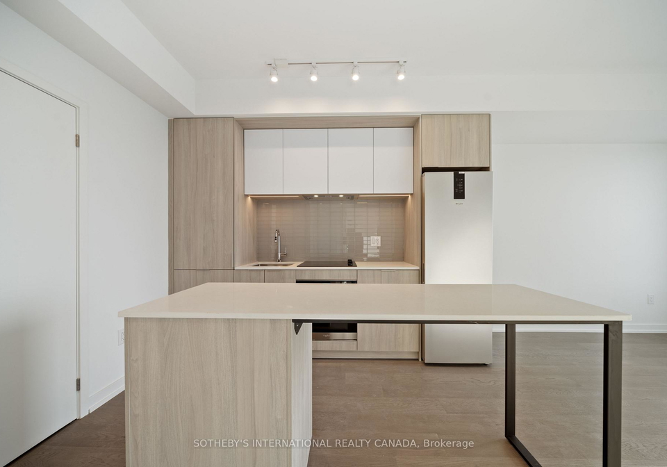 395-square-one-drive-mississauga-ontario-w12612844