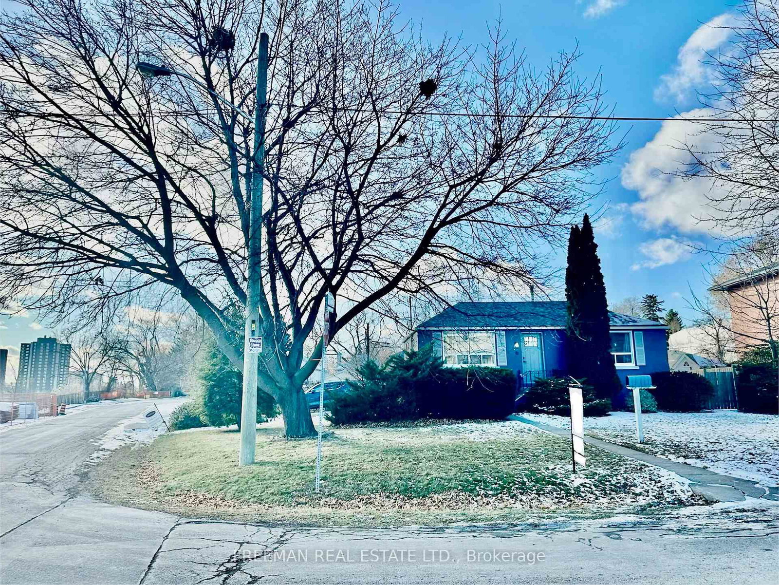 6-lloyd-george-avenue-etobicoke-ontario-w12613004