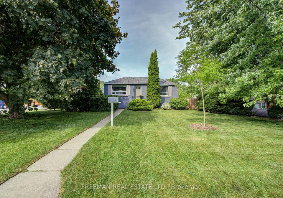 6-lloyd-george-avenue-etobicoke-ontario-w12613004