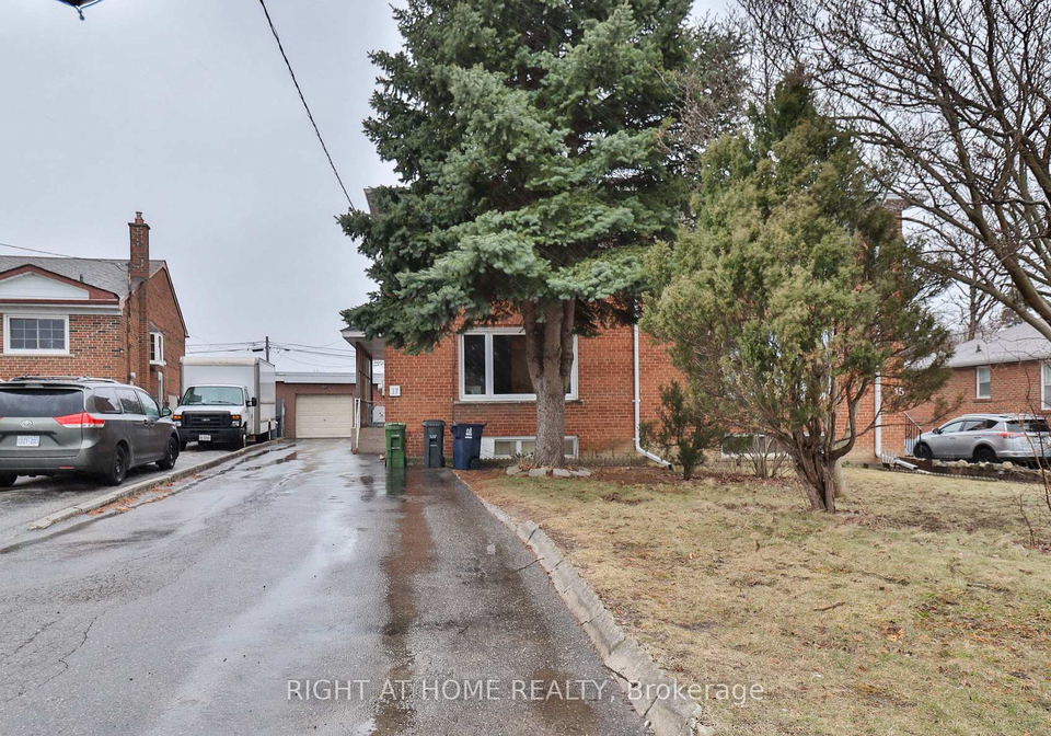 17-rambler-place-york-ontario-w12613046