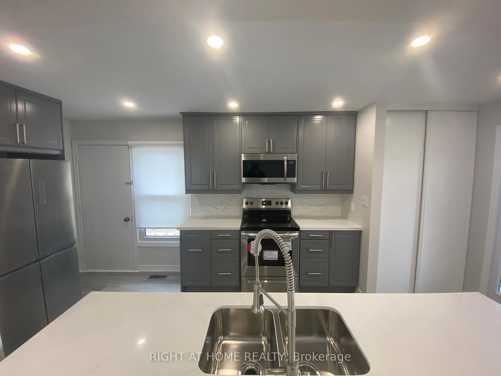 118-avening-drive-etobicoke-ontario-w12613094