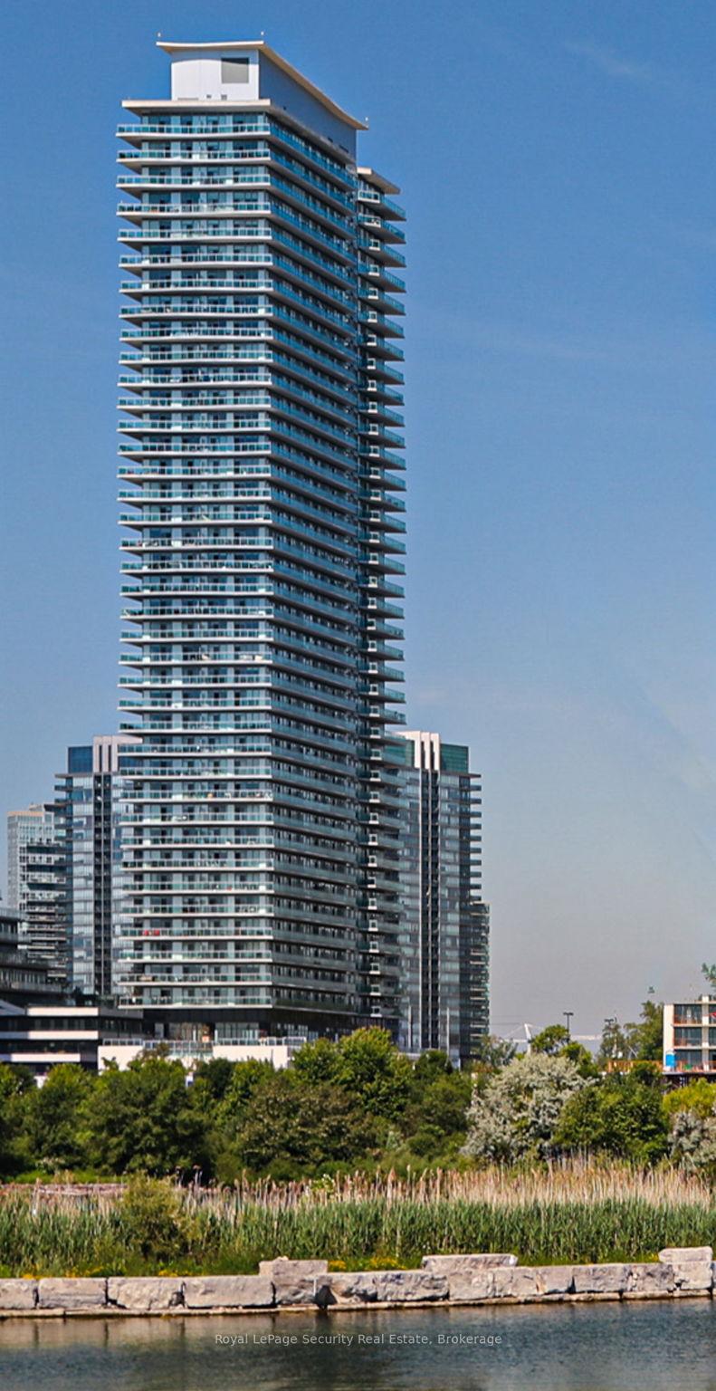 33-shore-breeze-drive-etobicoke-ontario-w12613386