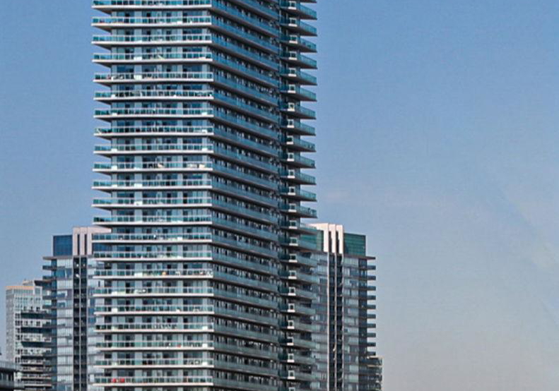 33-shore-breeze-drive-etobicoke-ontario-w12613386