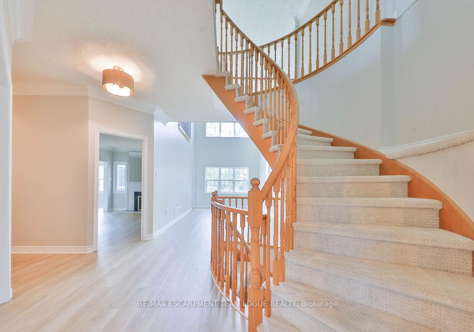 42millcroft-park-drive-burlington-ontario-w12614022