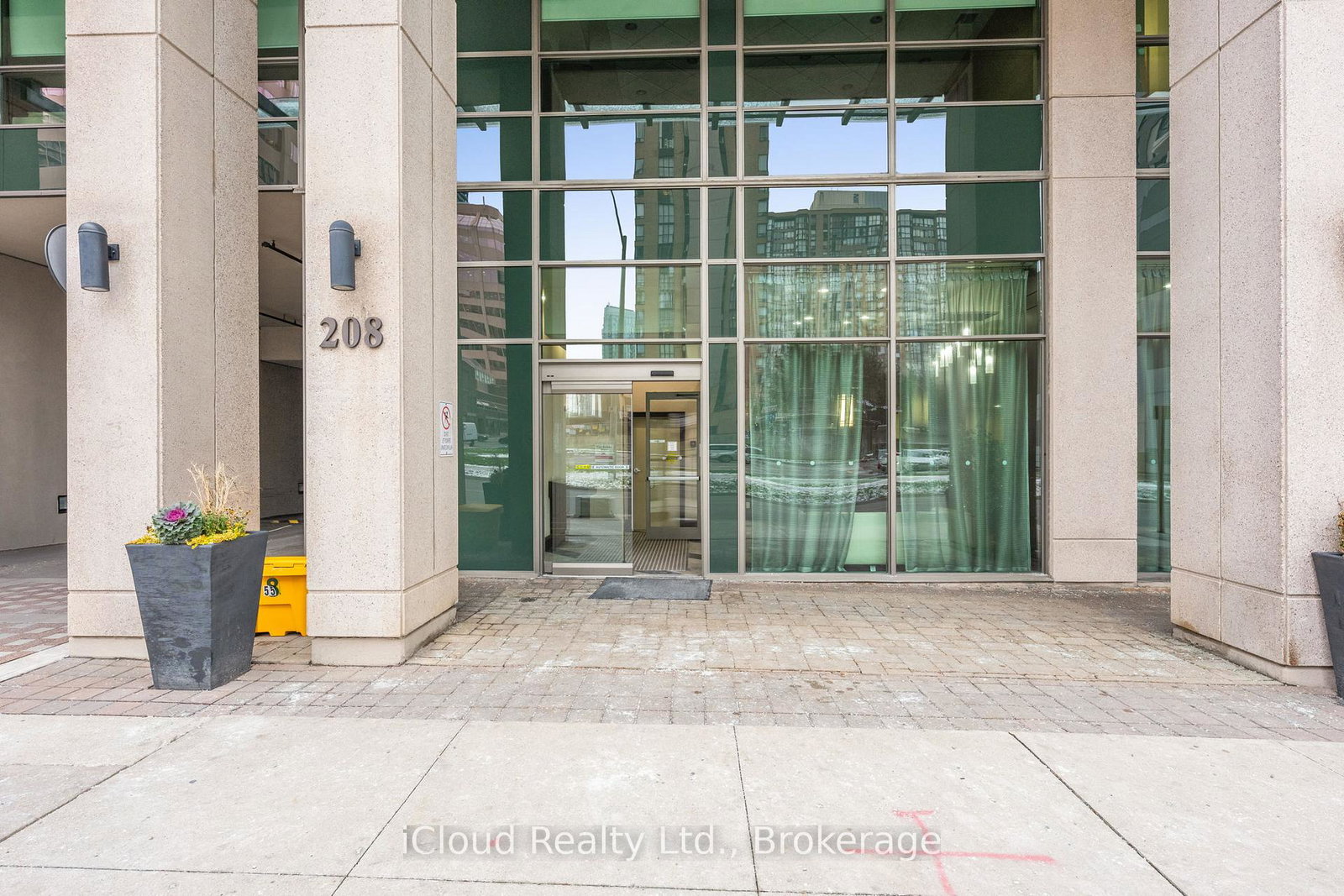 208-enfield-place-mississauga-ontario-w12614408